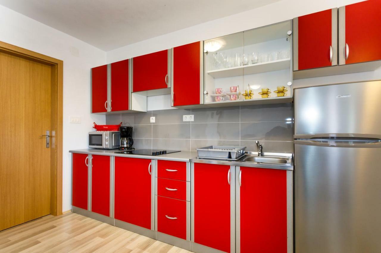 Apartman Dobrila Vrh  Buitenkant foto