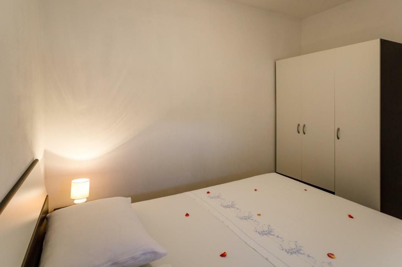 Apartman Dobrila Vrh  Buitenkant foto