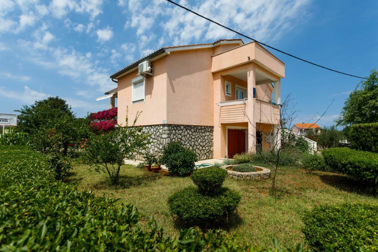 Apartman Dobrila Vrh  Buitenkant foto