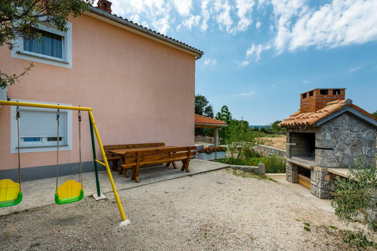 Apartman Dobrila Vrh  Buitenkant foto